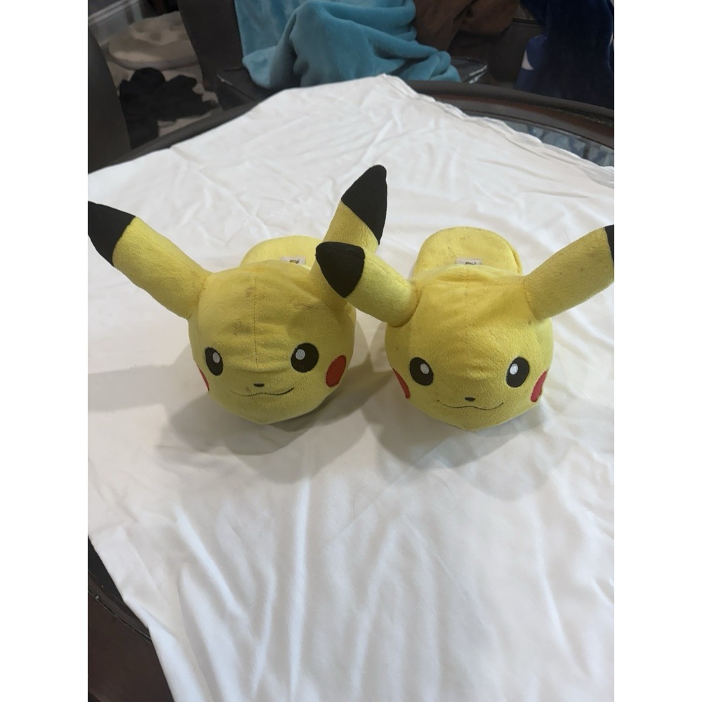 VINTAGE 1999 Pikachu Slippers - Pokemon Collectible Anime Shoes Size‎ 9-10